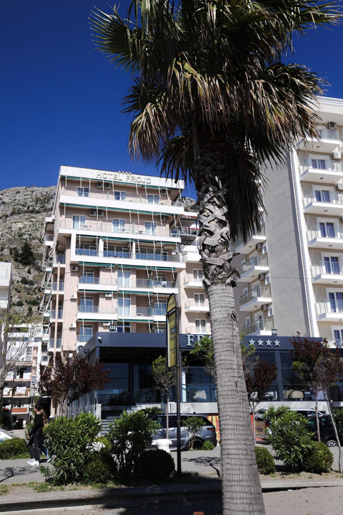 Hotel Frojd - Beach Front Resort Shëngjin Exterior foto